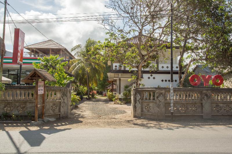 Oyo 1895 Lamancha Homestay Kuta  Екстериор снимка
