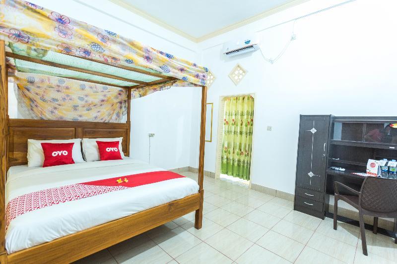 Oyo 1895 Lamancha Homestay Kuta  Екстериор снимка