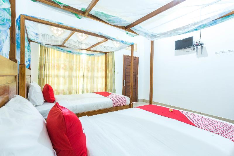 Oyo 1895 Lamancha Homestay Kuta  Екстериор снимка